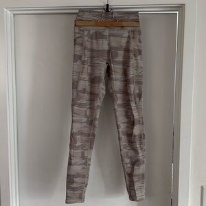 Alphalete Leggings size small